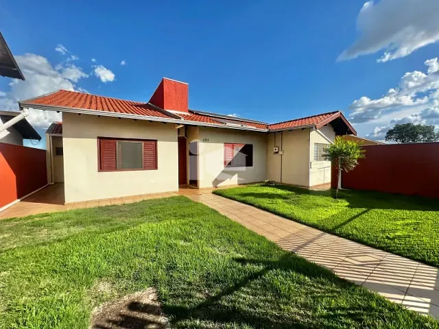 Casa com 482m² 3 quartos e 2 banheiros, à venda, no bairro Jardim Roland em Rolândia