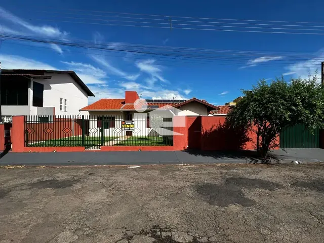 Casa com 482m² 3 quartos e 2 banheiros, à venda, no bairro Jardim Roland em Rolândia