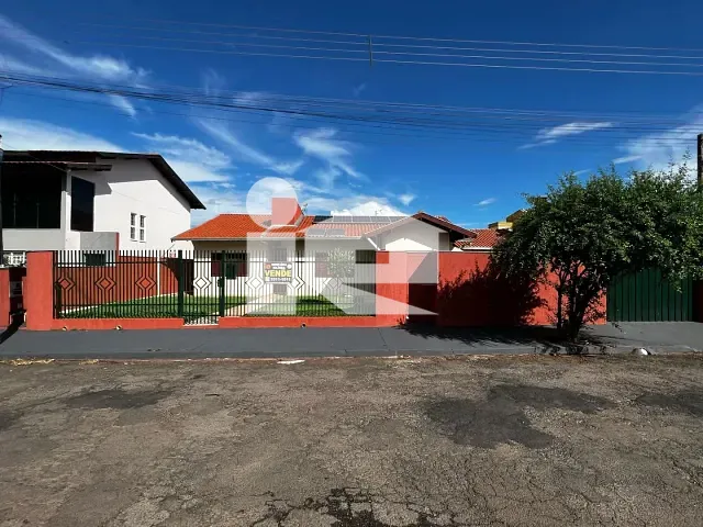 Casa com 482m² 3 quartos e 2 banheiros, à venda, no bairro Jardim Roland em Rolândia