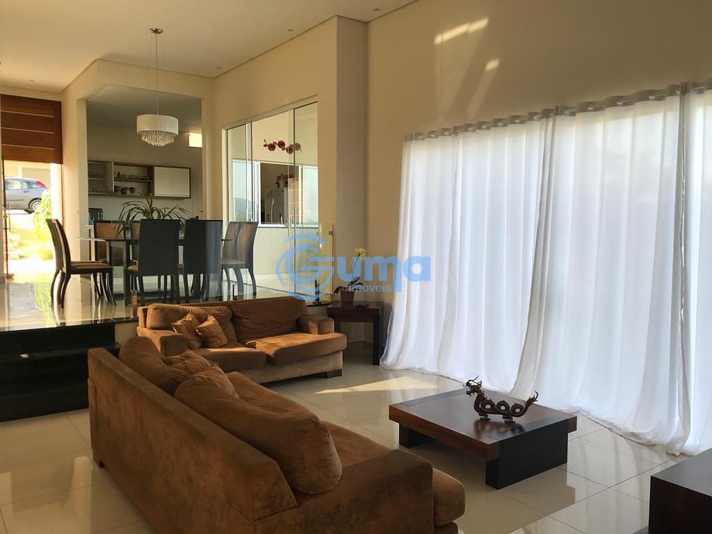 Casa, 3 quartos, 234 m² - Foto 2