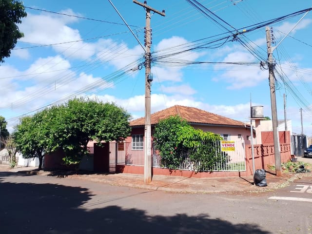 Foto do Casa - 🏠 Casa de esquina no centro para locação e venda. | Imobiliária Casa Grande - Rolândia