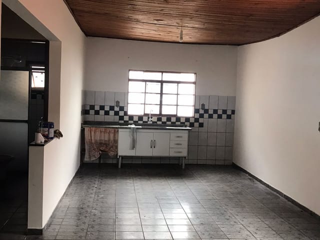 Casa com 400m² 2 quartos e 1 banheiro, à venda, no bairro Santa Clara em Campinas