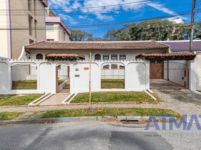 Prédio com 451m² 5 quartos e 2 banheiros, para alugar, no bairro Portão em Curitiba