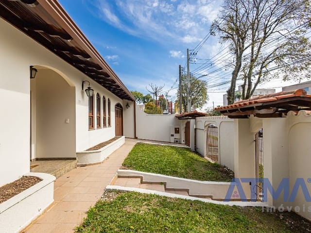 Prédio com 451m² 5 quartos e 2 banheiros, para alugar, no bairro Portão em Curitiba