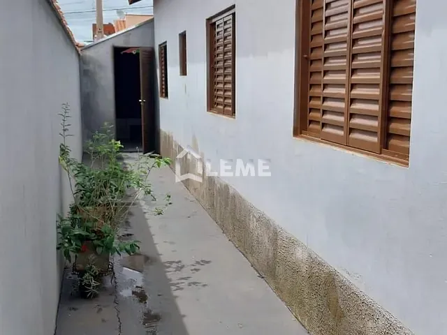 Casa com 176m² 3 quartos e 2 banheiros, à venda, no bairro Jardim Alcebiades Quilice em Mococa