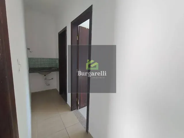 Casa 2 quartos e 1 banheiro, para alugar, no bairro Jardim Fabiana em Lavras