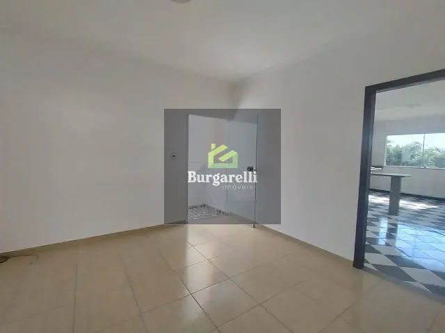 Casa 2 quartos e 1 banheiro, para alugar, no bairro Jardim Fabiana em Lavras