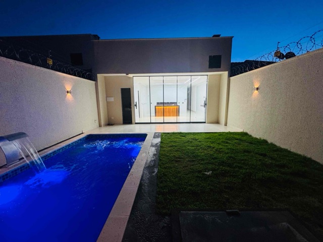 Foto do Casa - Casa Com Piscina à Venda, Vila Oliveira, Aparecida de Goiânia, GO | Maxwell Imóveis