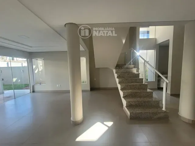 Casa com 600m² 4 quartos e 7 banheiros, para alugar, no bairro Esperança em Londrina