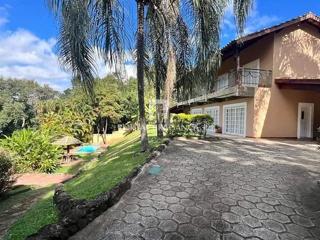 Casa com 1153m² 3 quartos e 4 banheiros, à venda, no bairro Jardim Estancia Santana em Bragança Paulista
