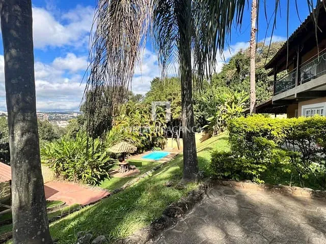 Casa com 1153m² 3 quartos e 4 banheiros, à venda, no bairro Jardim Estancia Santana em Bragança Paulista