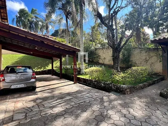 Casa com 1153m² 3 quartos e 4 banheiros, à venda, no bairro Jardim Estancia Santana em Bragança Paulista