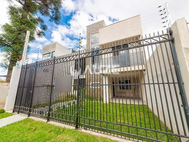 Casa com 155m² 4 quartos e 4 banheiros, à venda, no bairro Hauer em Curitiba