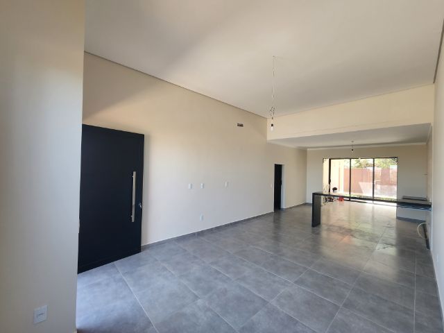 Casa com 250m² 3 quartos e 3 banheiros, à venda, no bairro Quinta das Videiras em Louveira
