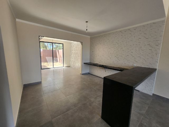 Casa com 250m² 3 quartos e 3 banheiros, à venda, no bairro Quinta das Videiras em Louveira