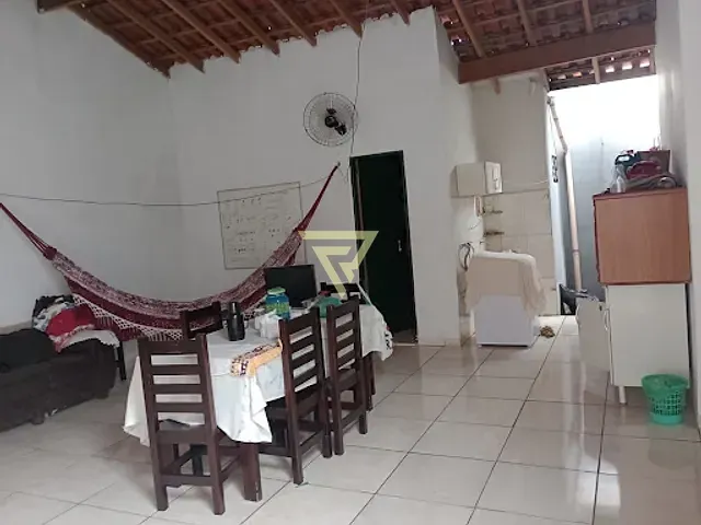 Casa com 221m² 2 quartos e 1 banheiro, à venda, no bairro Presidente Dutra em Ribeirão Preto