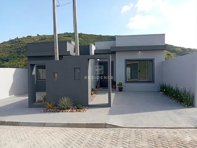 Casa 3 quartos e 2 banheiros, à venda, no bairro Voldac em Volta Redonda