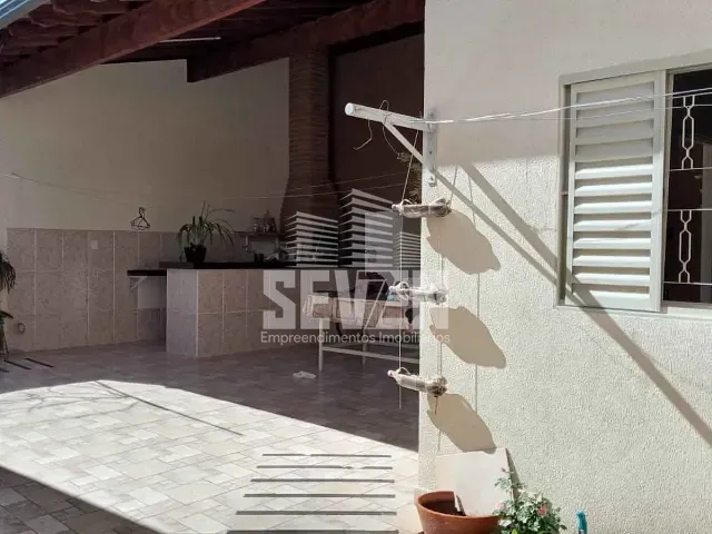 Casa com 251m², à venda, no bairro Parque Júlio Nóbrega em Bauru