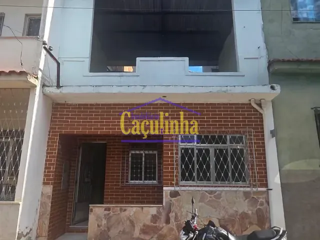 Casa com 60m² 3 quartos e 3 banheiros, para alugar, no bairro Oficinas Velhas em Barra do Piraí