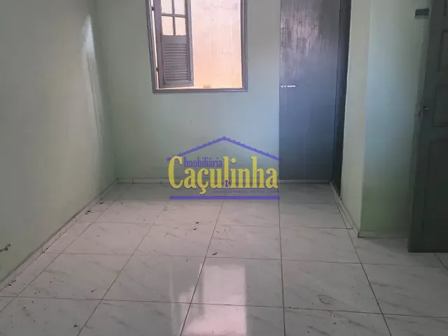 Casa com 60m² 3 quartos e 3 banheiros, para alugar, no bairro Oficinas Velhas em Barra do Piraí
