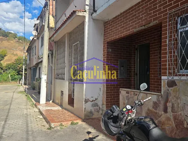 Casa com 60m² 3 quartos e 3 banheiros, para alugar, no bairro Oficinas Velhas em Barra do Piraí