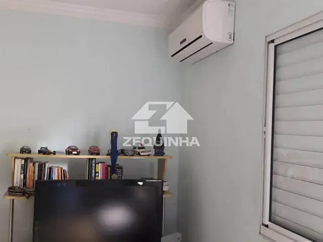 Casa com 266m² 4 quartos e 4 banheiros, à venda, no bairro Jardim Roberto em Osasco