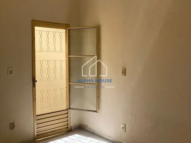 Casa com 125m² 2 quartos e 1 banheiro, à venda, no bairro Vila Prado em Pindamonhangaba