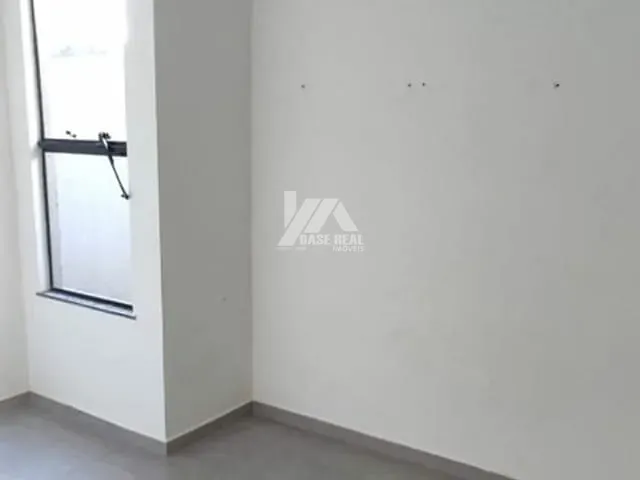 Casa com 75m² 2 quartos e 1 banheiro, à venda, no bairro Chapada em Ponta Grossa