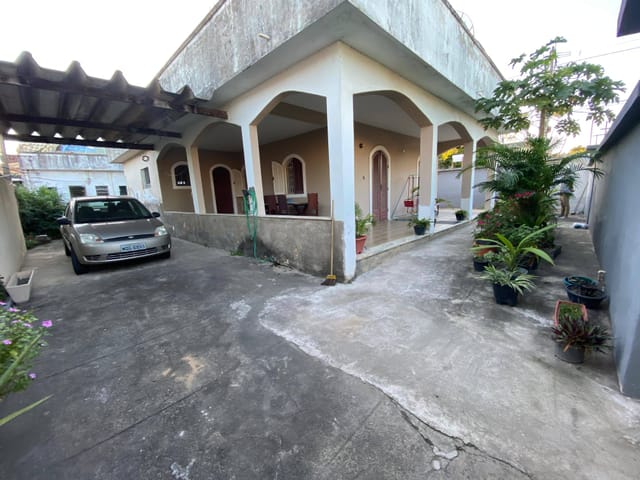Casa à venda, no bairro Parque Turf Club em Campos dos Goytacazes