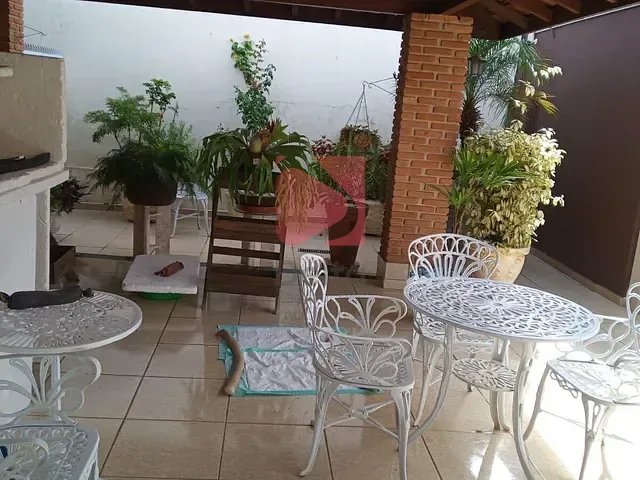 Casa 3 quartos e 2 banheiros, à venda, no bairro Jardim Carlos Gomes em Pirassununga