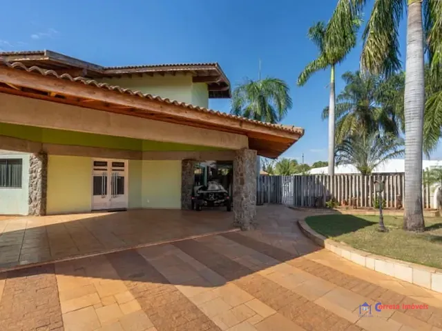 Casa com 2256m² 4 quartos e 5 banheiros, à venda, no bairro Parque Residencial Quinta da Lagoa em Três Lagoas