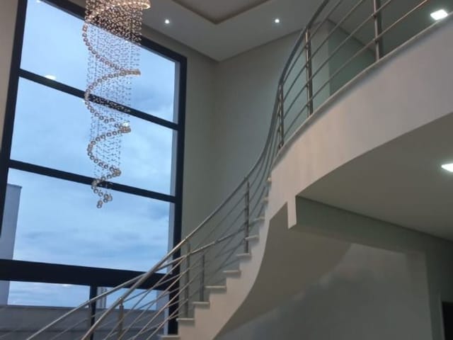 Casa com 450m² 5 quartos e 2 banheiros, à venda, no bairro Loteamento Residencial Jardim Villagio em Americana