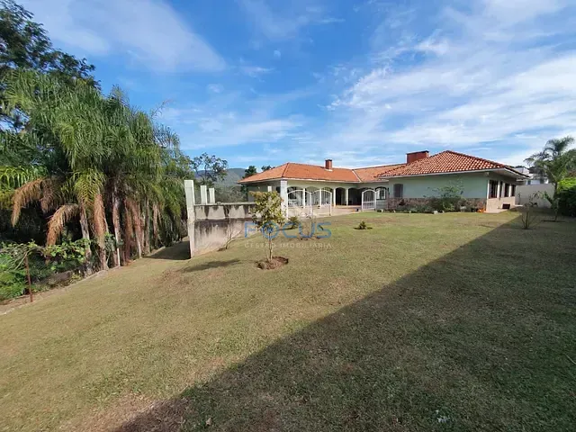 Casa com 4000m² 4 quartos e 5 banheiros, à venda, no bairro Chácara Malota em Jundiaí