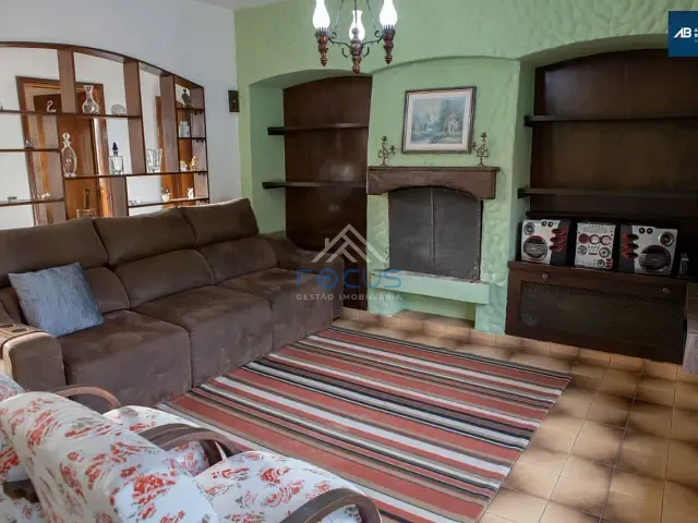 Casa com 4000m² 4 quartos e 5 banheiros, à venda, no bairro Chácara Malota em Jundiaí