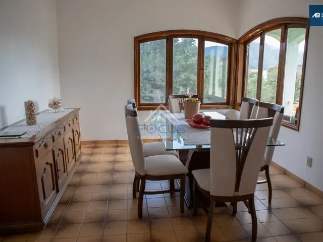 Casa com 4000m² 4 quartos e 5 banheiros, à venda, no bairro Chácara Malota em Jundiaí