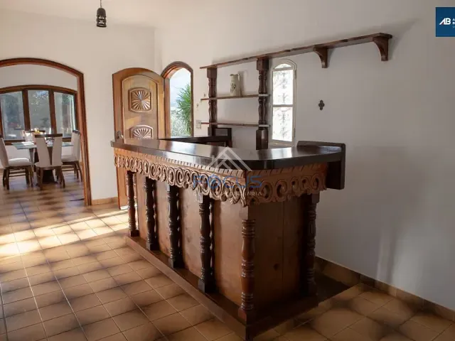 Casa com 4000m² 4 quartos e 5 banheiros, à venda, no bairro Chácara Malota em Jundiaí