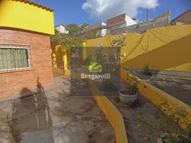 Casa 2 quartos e 2 banheiros, para alugar, no bairro Vila São Francisco em Lavras