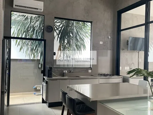 Casa com 500m² 3 quartos e 3 banheiros, à venda, no bairro Recanto do Salto em Londrina