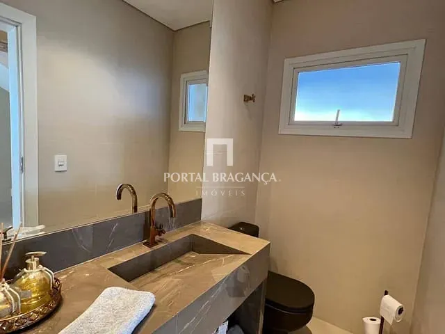 Casa com 682m² 3 quartos e 6 banheiros, à venda, no bairro Condomínio Residencial Fazenda Santa Helena em Bragança Paulista