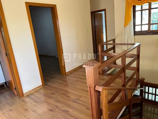 Casa com 330m² 4 quartos e 4 banheiros, à venda, no bairro Três Vendas em Pelotas