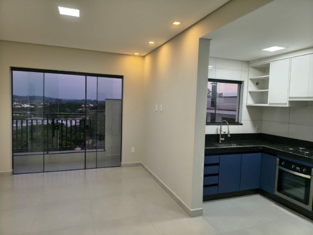 Casa com 456m² 3 quartos e 3 banheiros, à venda, no bairro Picollo Villaggio em Louveira