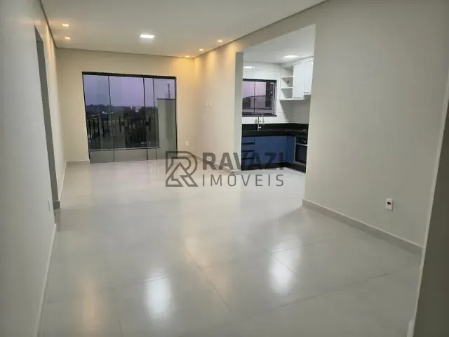 Casa com 456m² 3 quartos e 3 banheiros, à venda, no bairro Picollo Villaggio em Louveira