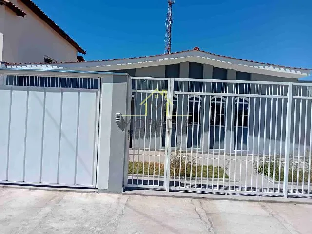 Casa com 333m² 3 quartos e 2 banheiros, à venda, no bairro Parque das Orquídeas em Guaxupé