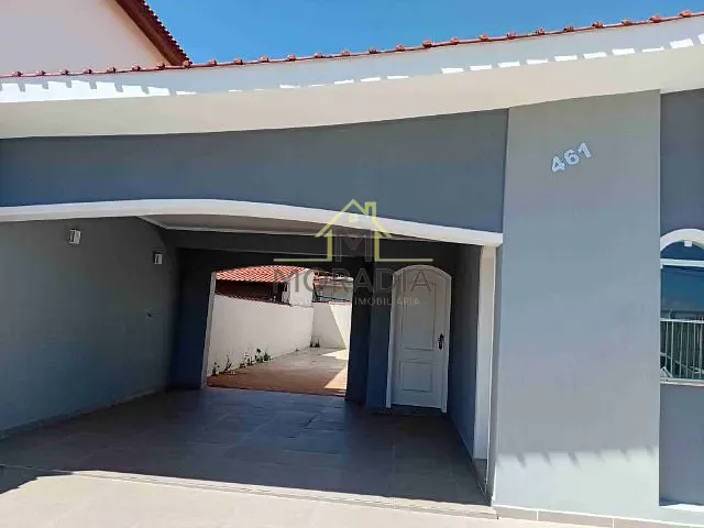 Casa com 333m² 3 quartos e 2 banheiros, à venda, no bairro Parque das Orquídeas em Guaxupé