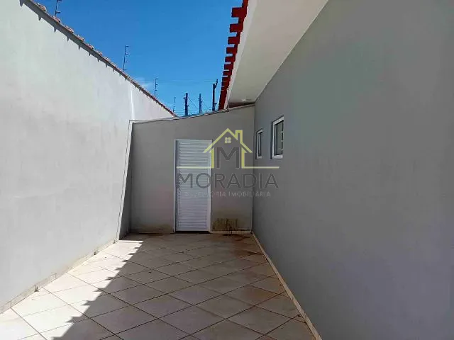 Casa com 333m² 3 quartos e 2 banheiros, à venda, no bairro Parque das Orquídeas em Guaxupé