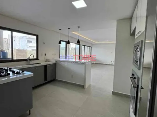Casa com 450m² 3 quartos e 4 banheiros, à venda, no bairro Olivença em Ilhéus