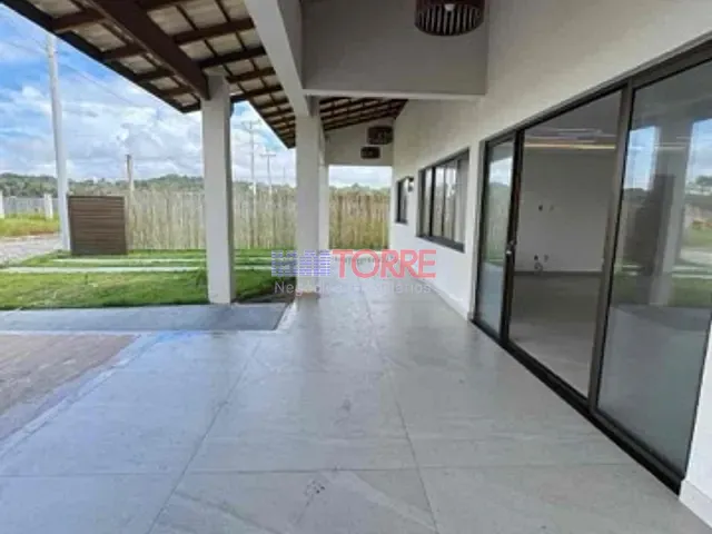 Casa com 450m² 3 quartos e 4 banheiros, à venda, no bairro Olivença em Ilhéus