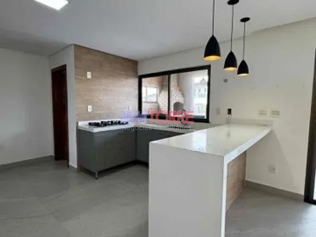 Casa com 450m² 3 quartos e 4 banheiros, à venda, no bairro Olivença em Ilhéus