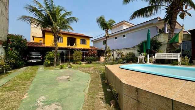 Casa com 450m² 4 quartos e 2 banheiros, à venda, no bairro Parque Burle em Cabo Frio