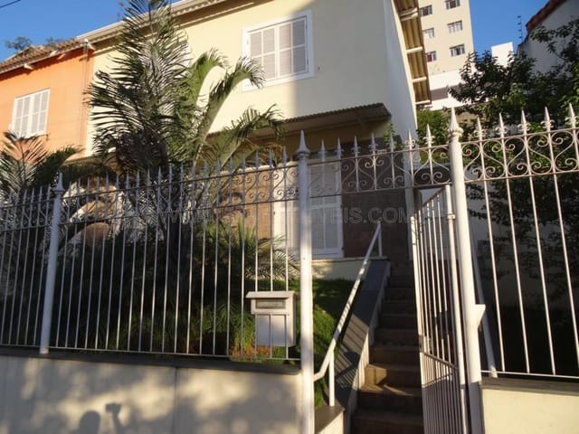 Casa com 372m² 3 quartos e 2 banheiros, à venda, no bairro São Mateus em Juiz de Fora